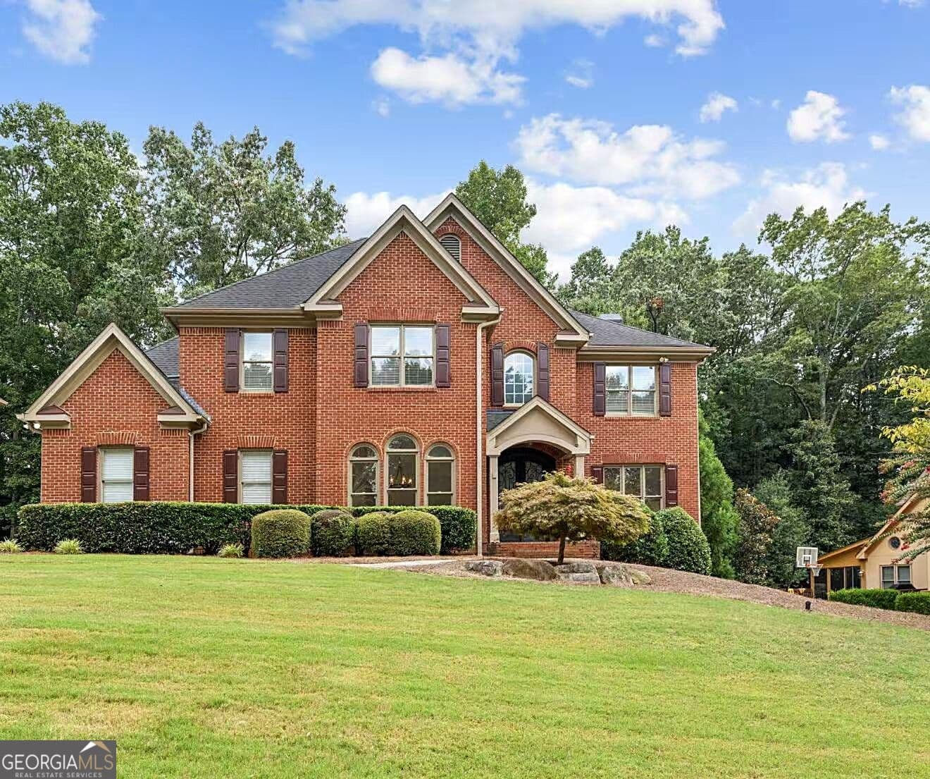 5 bedroom, 4.5 bathroom, 5,189 sq ft single family residence for rent at 5170 Deerlake Drive, Alpharetta, GA 30005 for $4,950 a month — photo 1 of 1