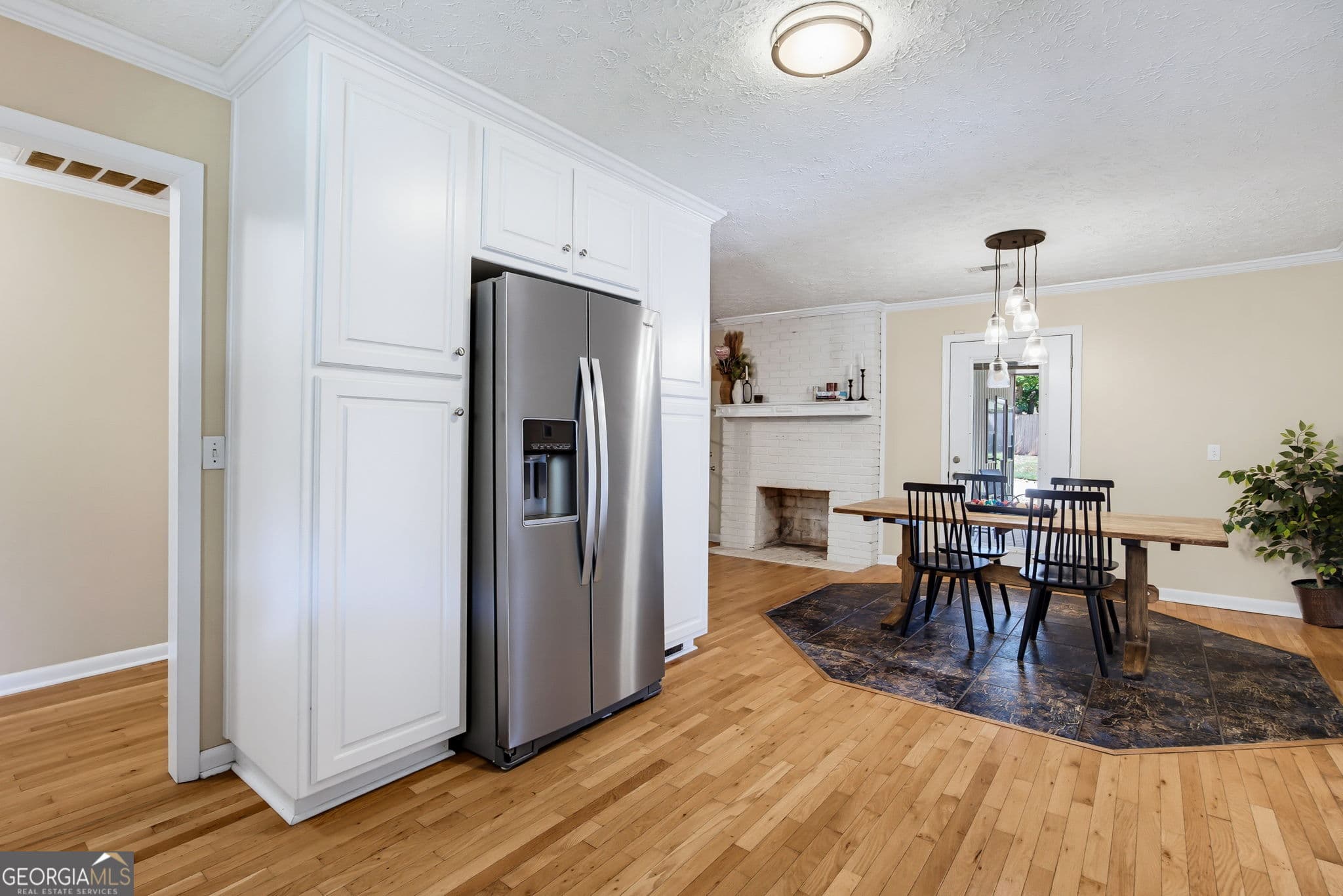 3 bedroom, 3 bathroom, 1,850 sq ft single family residence for sale at 3307 Wildwood Drive, Marietta, GA 30060 — photo 6