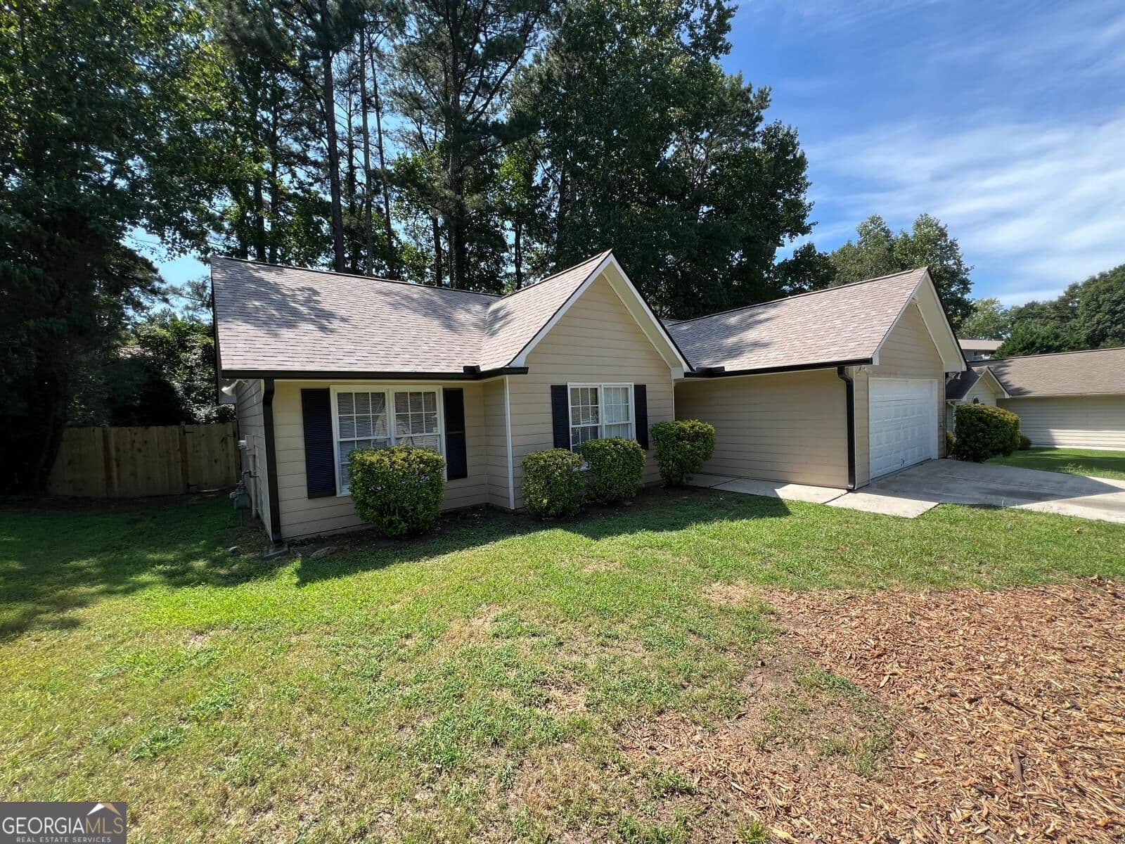 3 bedroom, 2 bathroom, 1,348 sq ft single family residence for rent at 510 Cornwallis Way, Fayetteville, GA 30214 for $2,200 a month — photo 2