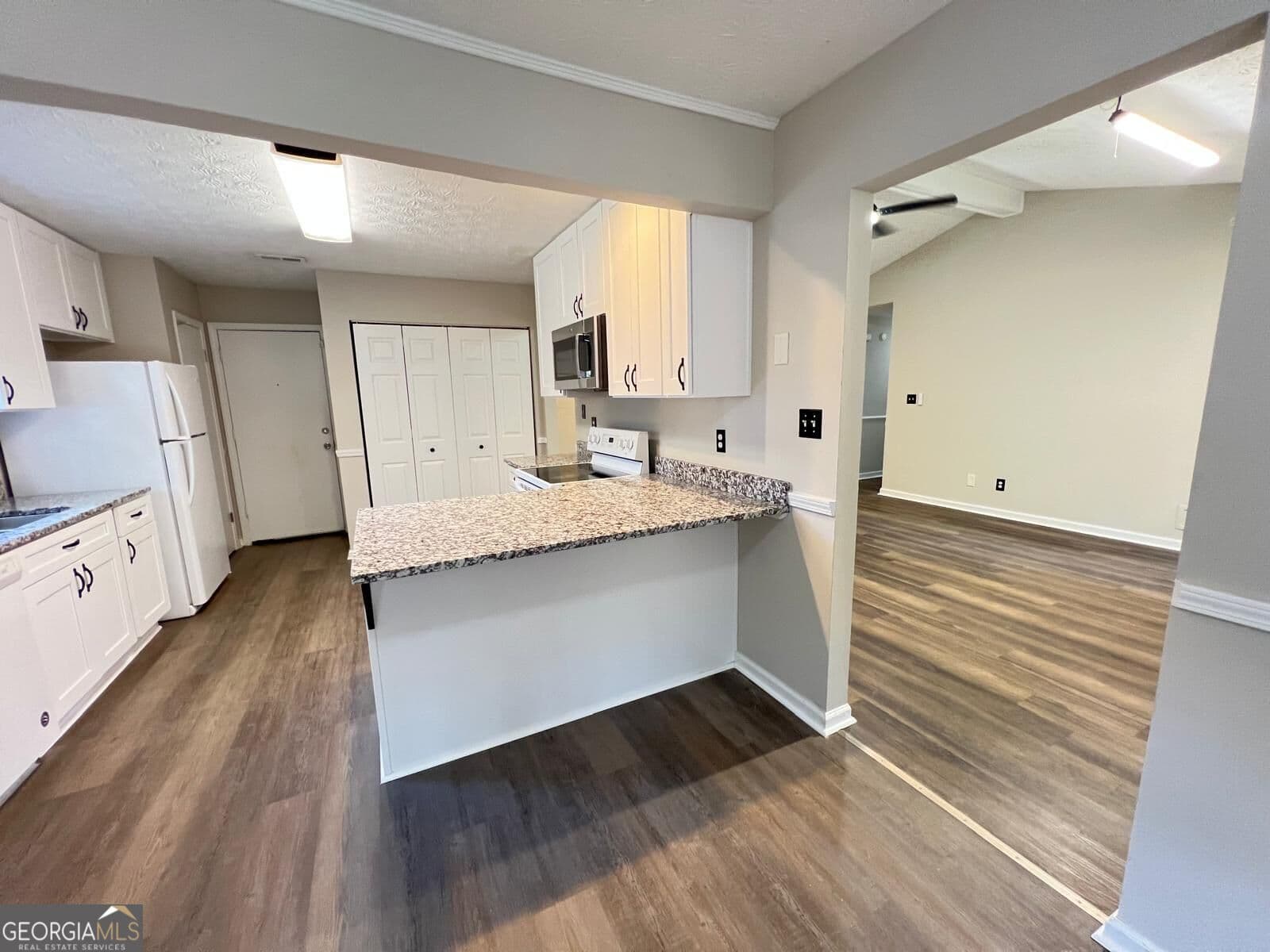 3 bedroom, 2 bathroom, 1,348 sq ft single family residence for rent at 510 Cornwallis Way, Fayetteville, GA 30214 for $2,200 a month — photo 6
