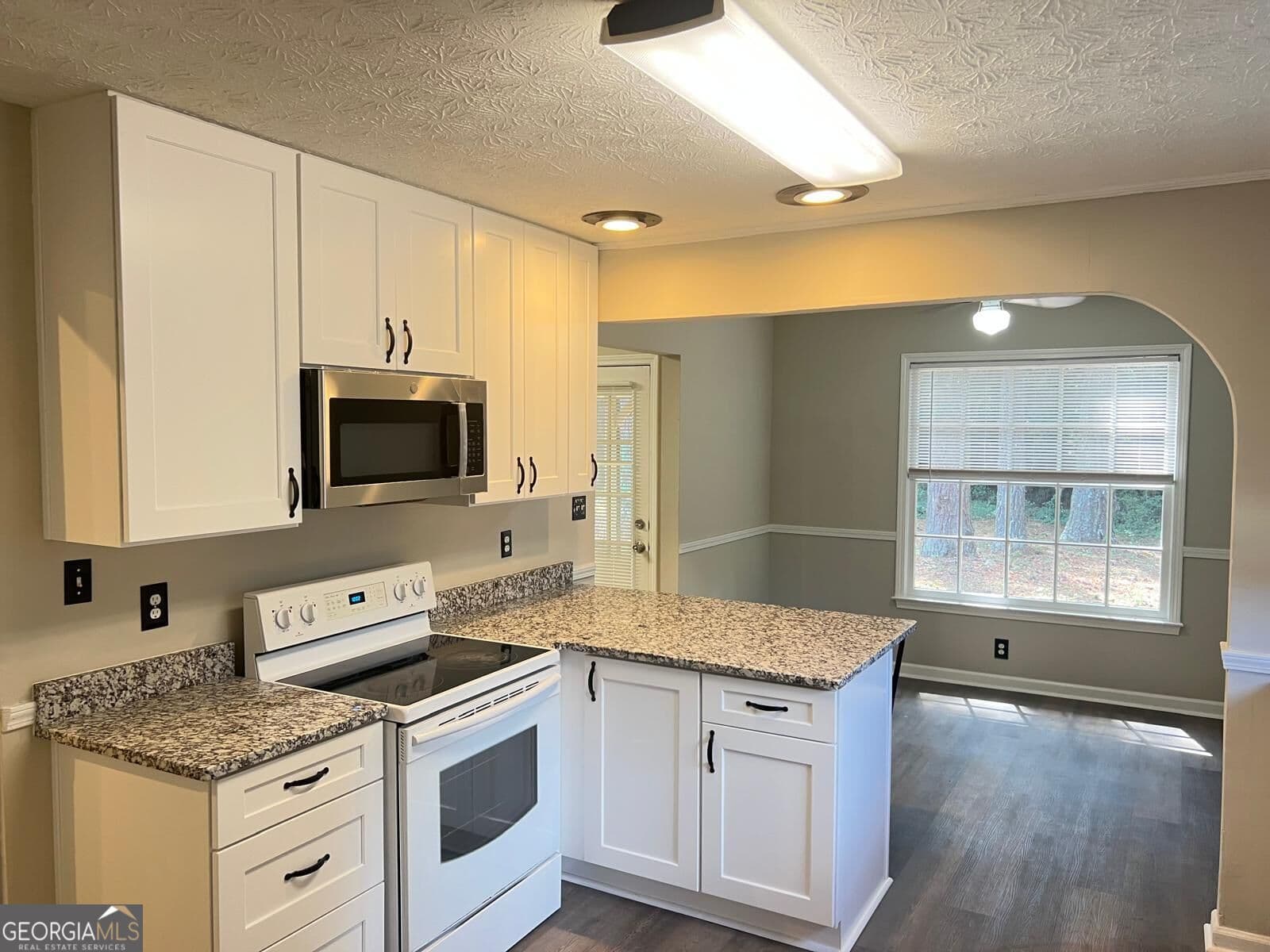 3 bedroom, 2 bathroom, 1,348 sq ft single family residence for rent at 510 Cornwallis Way, Fayetteville, GA 30214 for $2,200 a month — photo 4