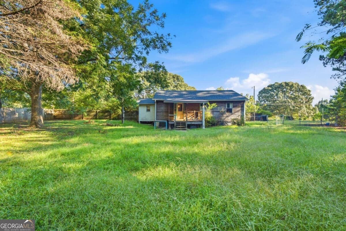 2 bedroom, 2 bathroom, 1,196 sq ft single family residence for sale at 1689 King Mill Road, Mcdonough, GA 30252