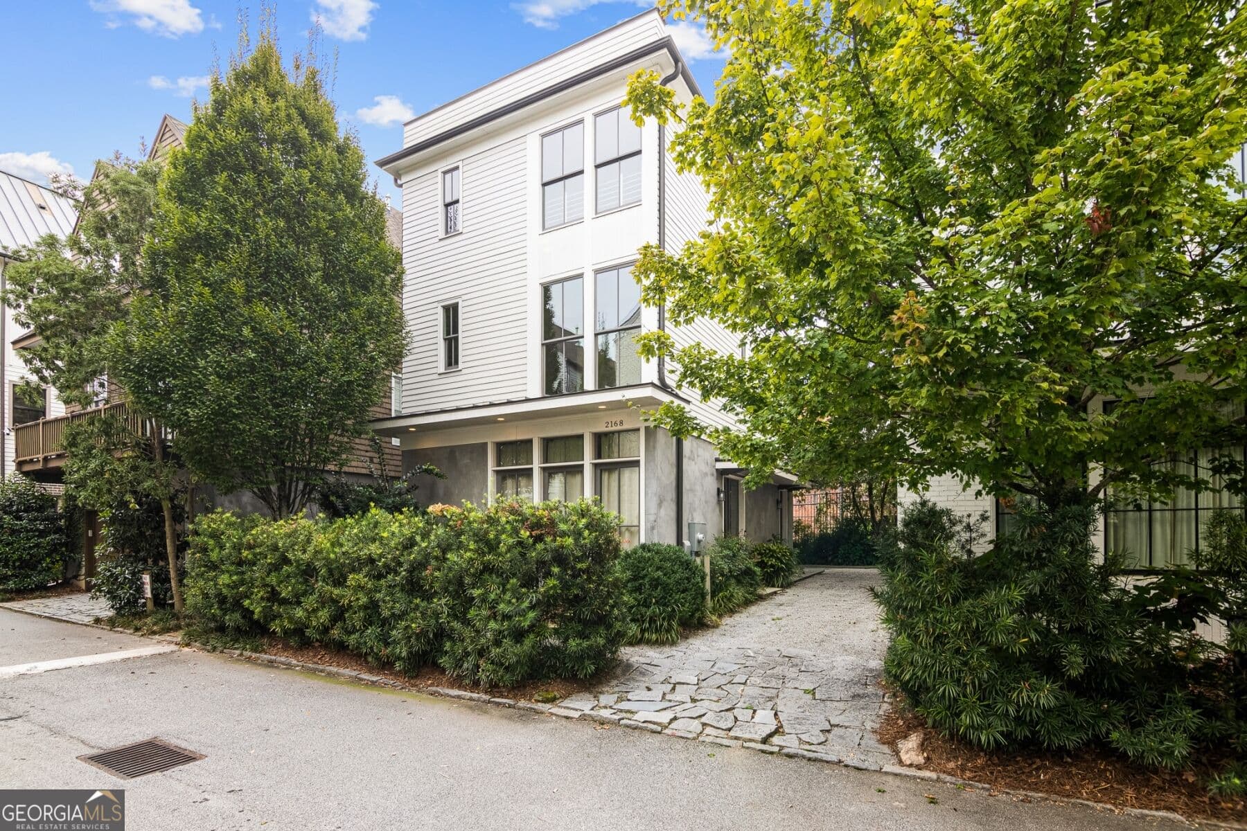 3 bedroom, 2.5 bathroom, 2,100 sq ft single family residence for rent at 2168 Niles Place, Atlanta, GA 30324 for $3,495 a month — photo 1 of 1