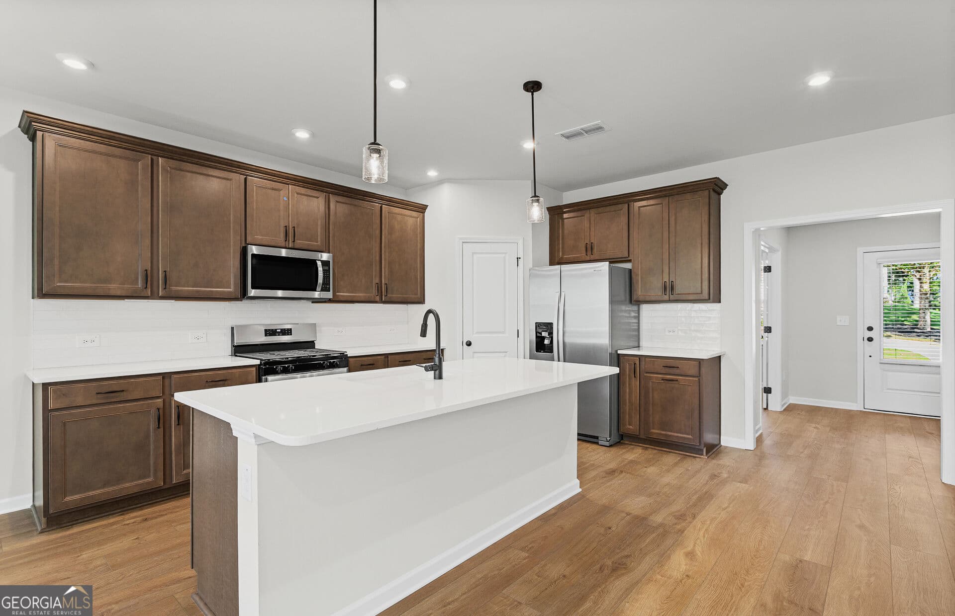 4 bedroom, 2.5 bathroom, 2,649 sq ft single family residence for sale at 728 Mirror Lake Parkway, Villa Rica, GA 30180 — photo 3