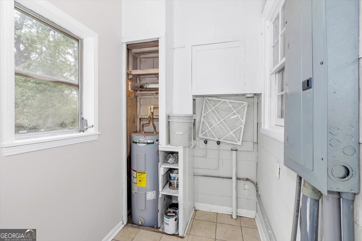 3 bedroom, 1 bathroom, 1,324 sq ft single family residence for rent at 2008 Starnes A, Augusta, GA 30904 for $1,250 a month — photo 6
