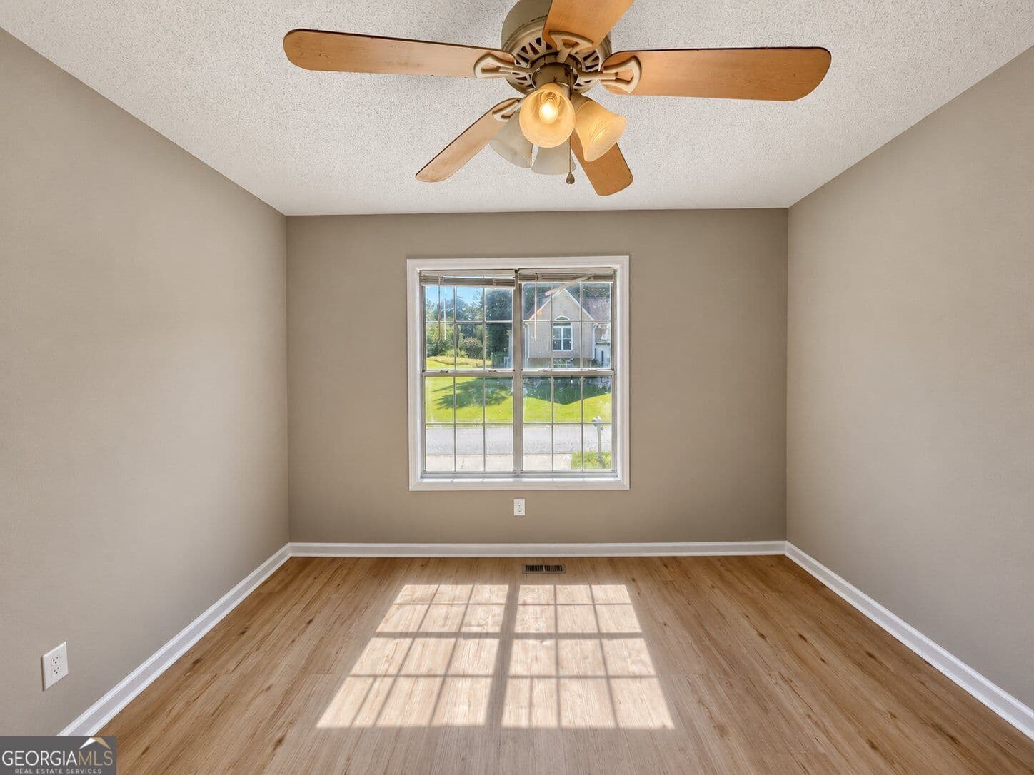 3 bedroom, 2.5 bathroom, 2,160 sq ft single family residence for sale at 3104 Nectar Drive, Powder Springs, GA 30127 — photo 5