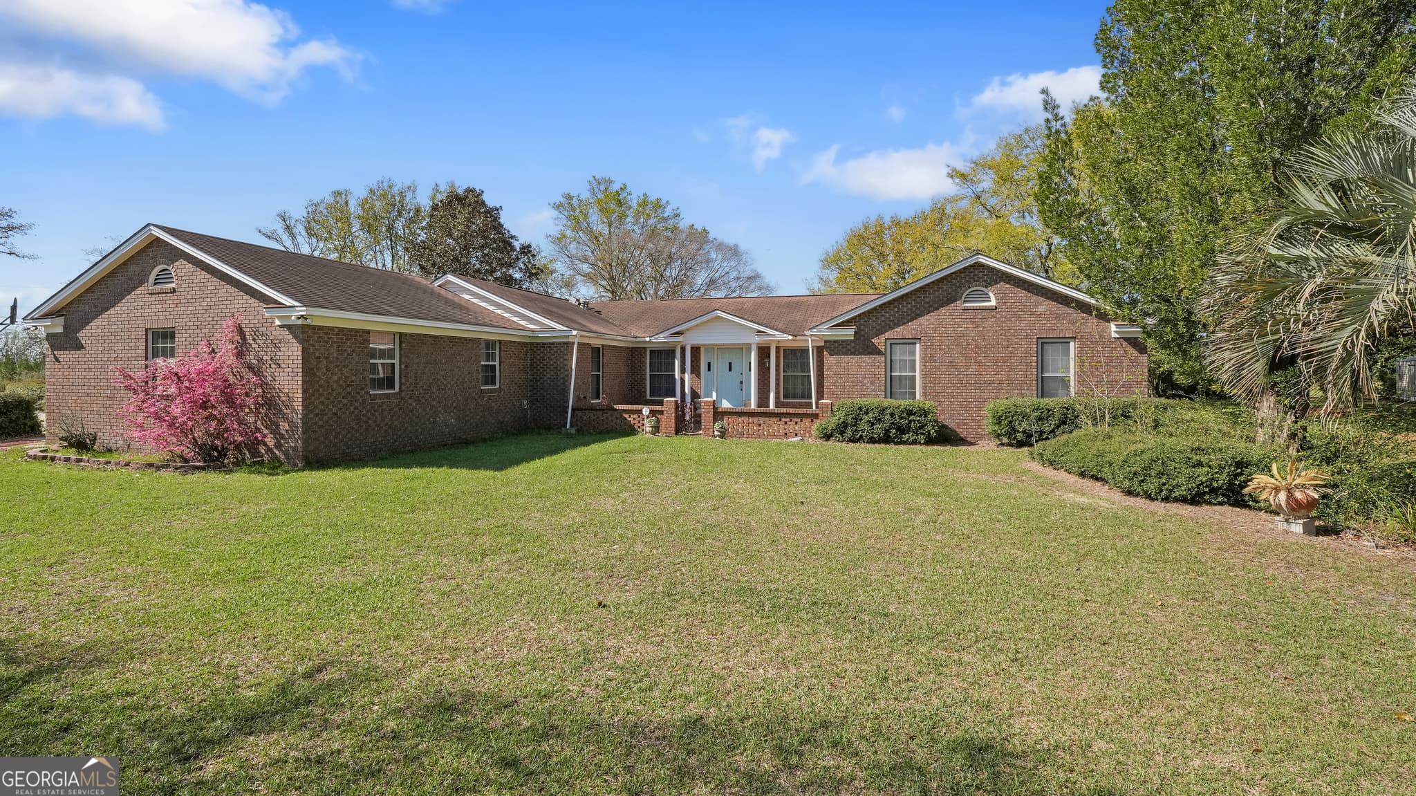4 bedroom, 3 bathroom, 3,487 sq ft single family residence for sale at 1535 Clifford Jones, Screven, GA 31560