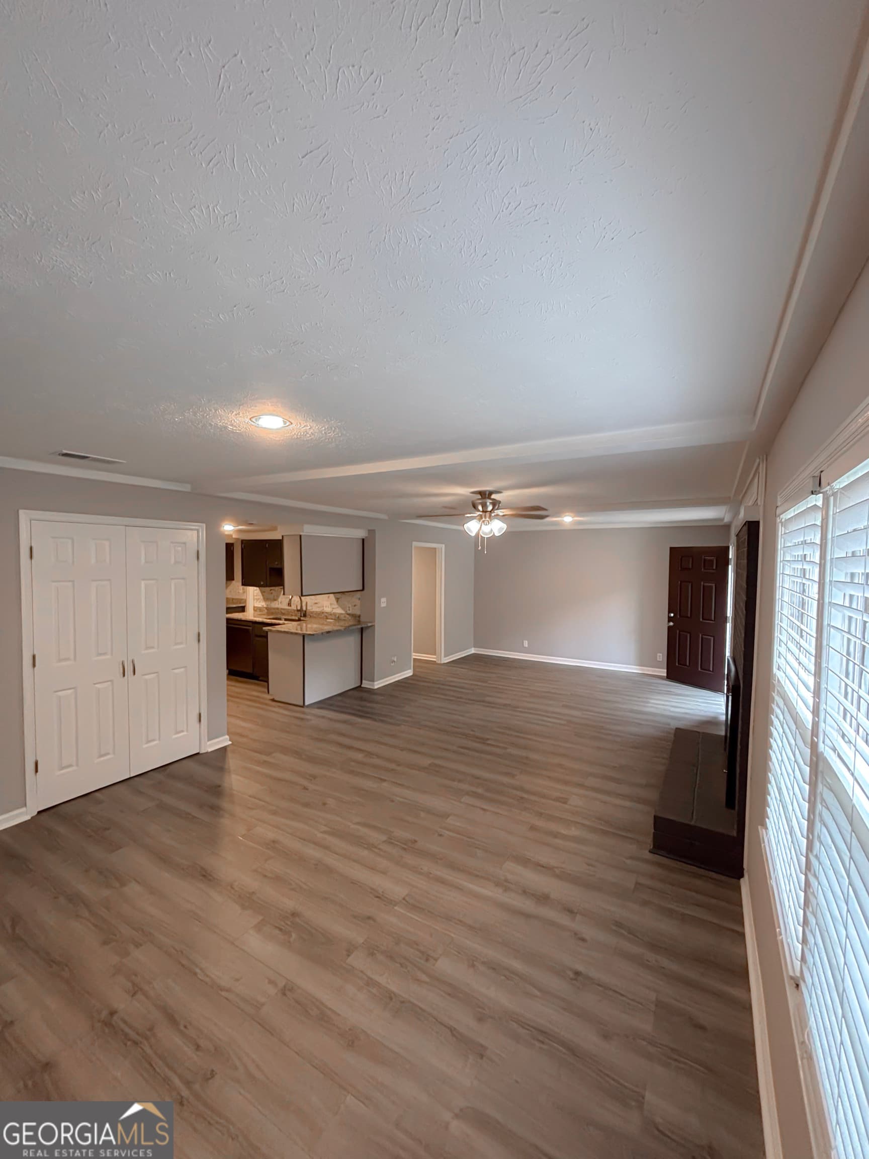 4 bedroom, 2.5 bathroom, 2,565 sq ft condominium for sale at 6101 River Road 26, Columbus, GA 31904 — photo 2