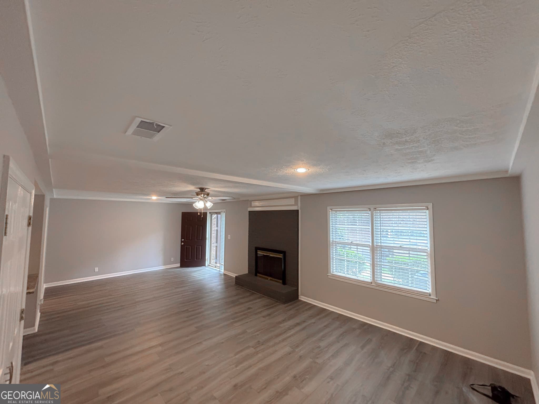 4 bedroom, 2.5 bathroom, 2,565 sq ft condominium for sale at 6101 River Road 26, Columbus, GA 31904 — photo 3