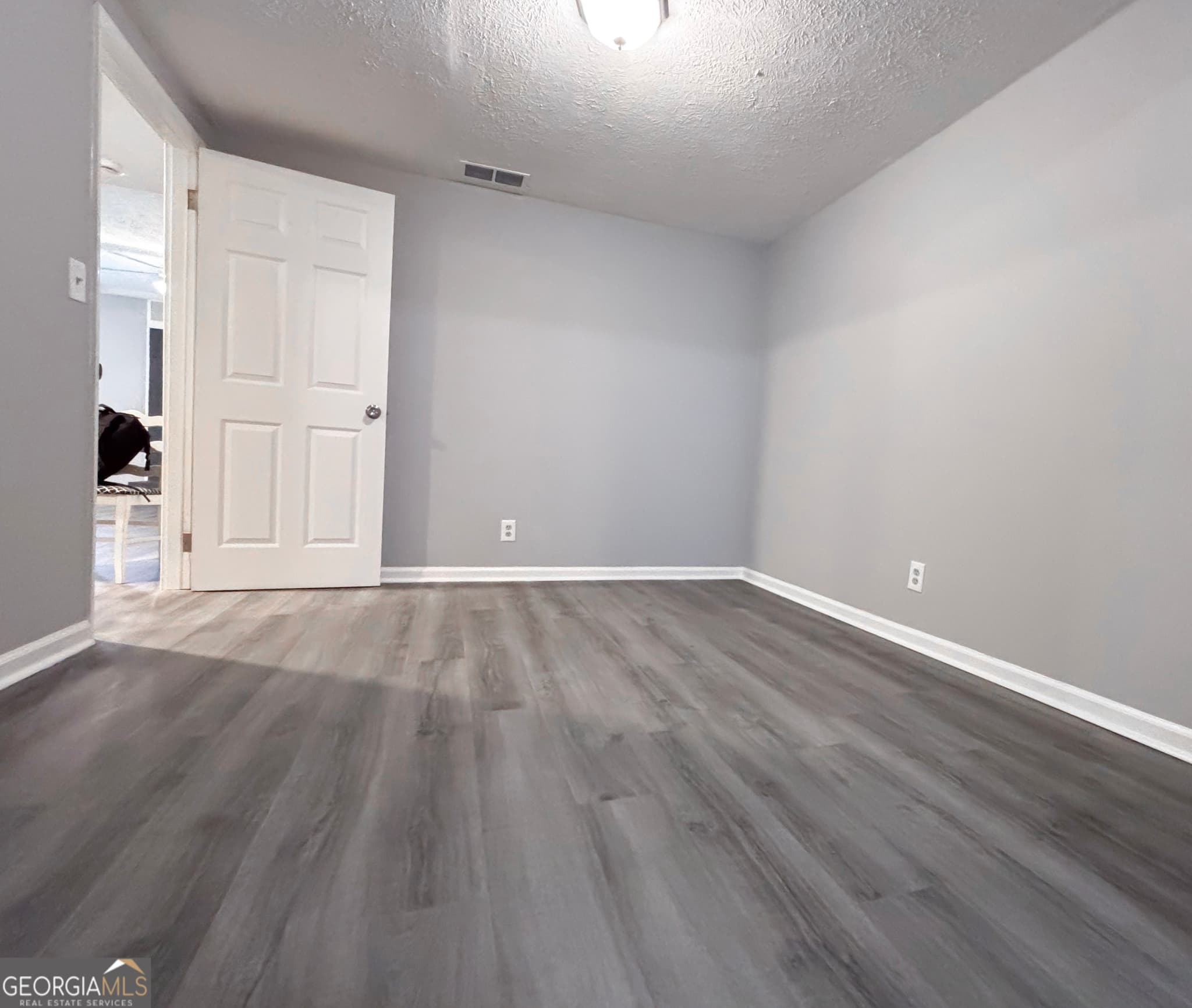 4 bedroom, 2.5 bathroom, 2,565 sq ft condominium for sale at 6101 River Road 26, Columbus, GA 31904 — photo 5