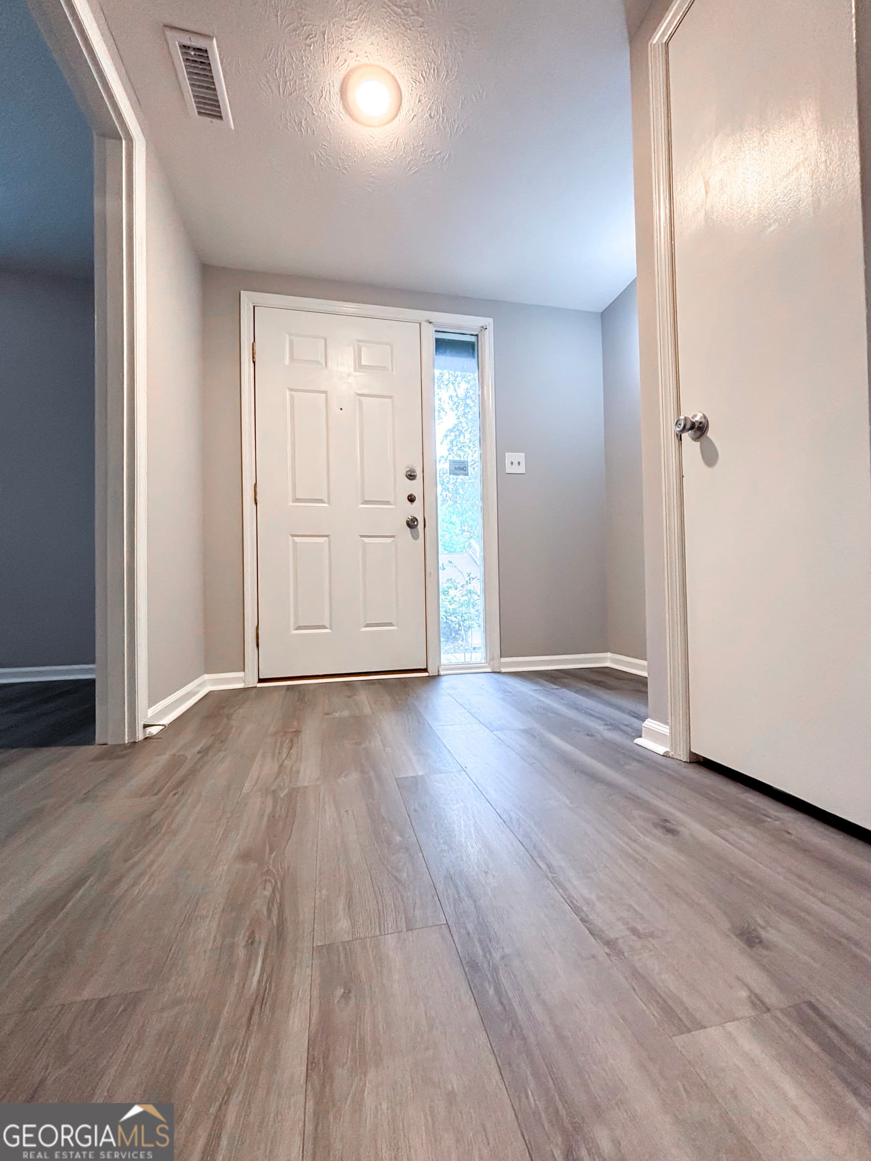 4 bedroom, 2.5 bathroom, 2,565 sq ft condominium for sale at 6101 River Road 26, Columbus, GA 31904 — photo 8