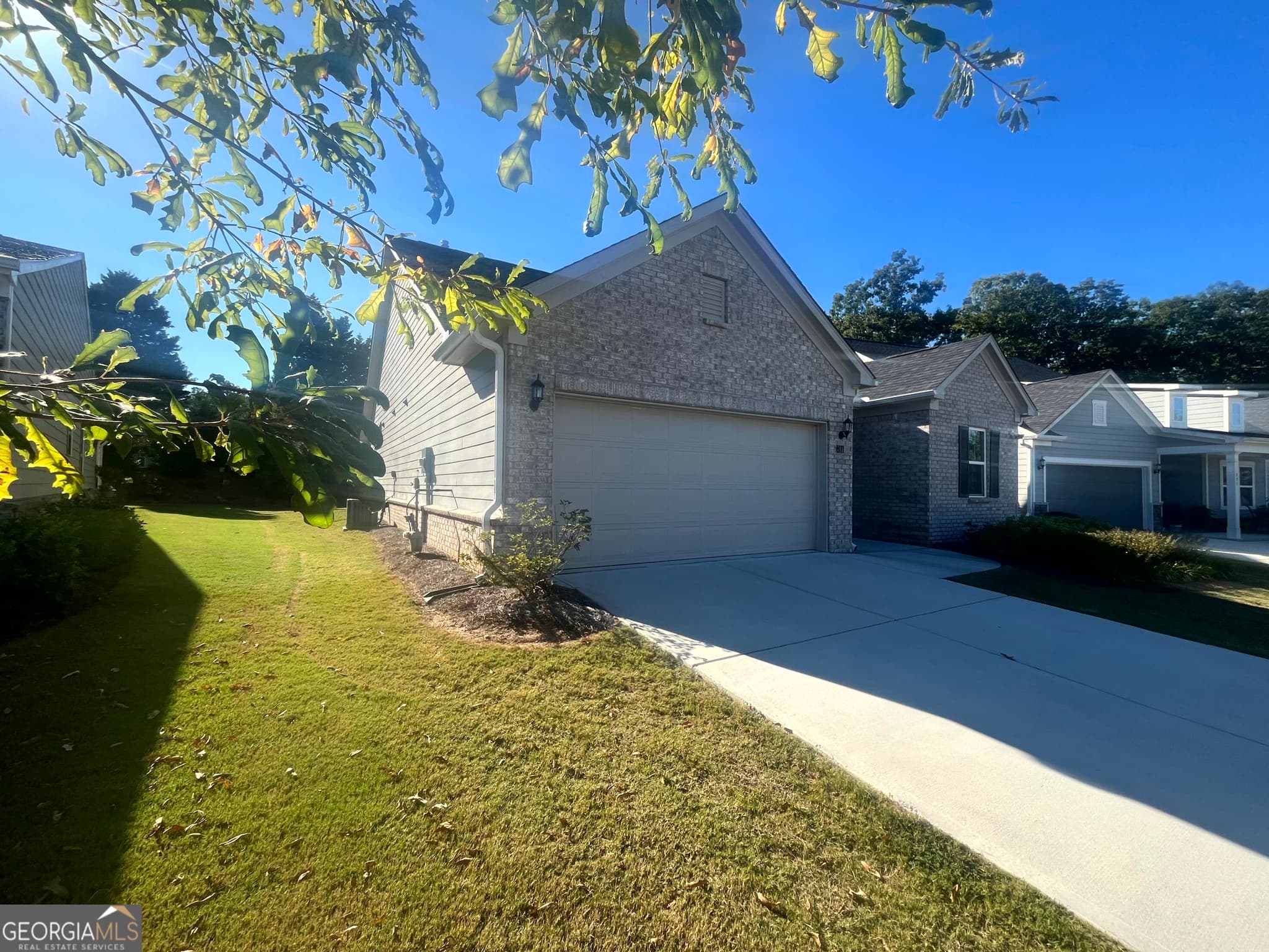 3 bedroom, 2 bathroom, 1,842 sq ft single family residence for sale at 811 Pineberry Court, Grayson, GA 30017 — photo 2