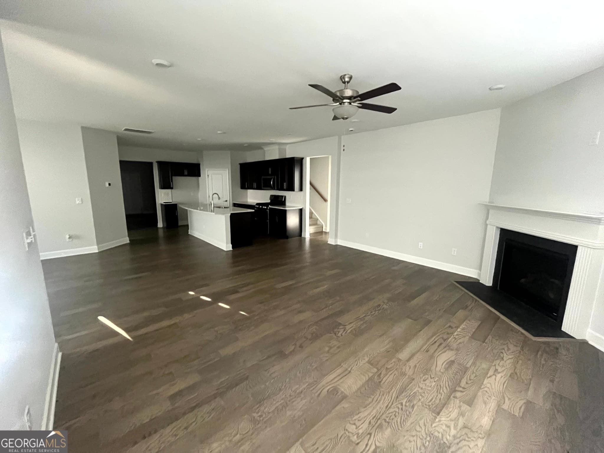 3 bedroom, 2 bathroom, 1,842 sq ft single family residence for sale at 811 Pineberry Court, Grayson, GA 30017 — photo 6