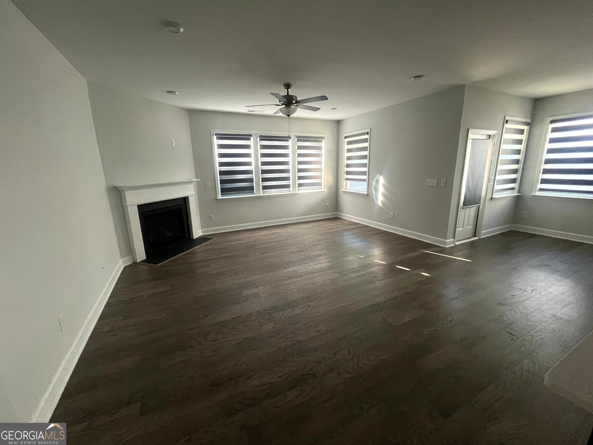 3 bedroom, 2 bathroom, 1,842 sq ft single family residence for sale at 811 Pineberry Court, Grayson, GA 30017 — photo 8