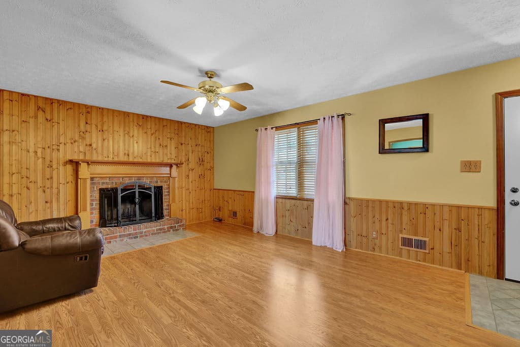 3 bedroom, 2.5 bathroom, 2,272 sq ft single family residence for sale at 1480 Pinyon Place, Lawrenceville, GA 30043 — photo 9