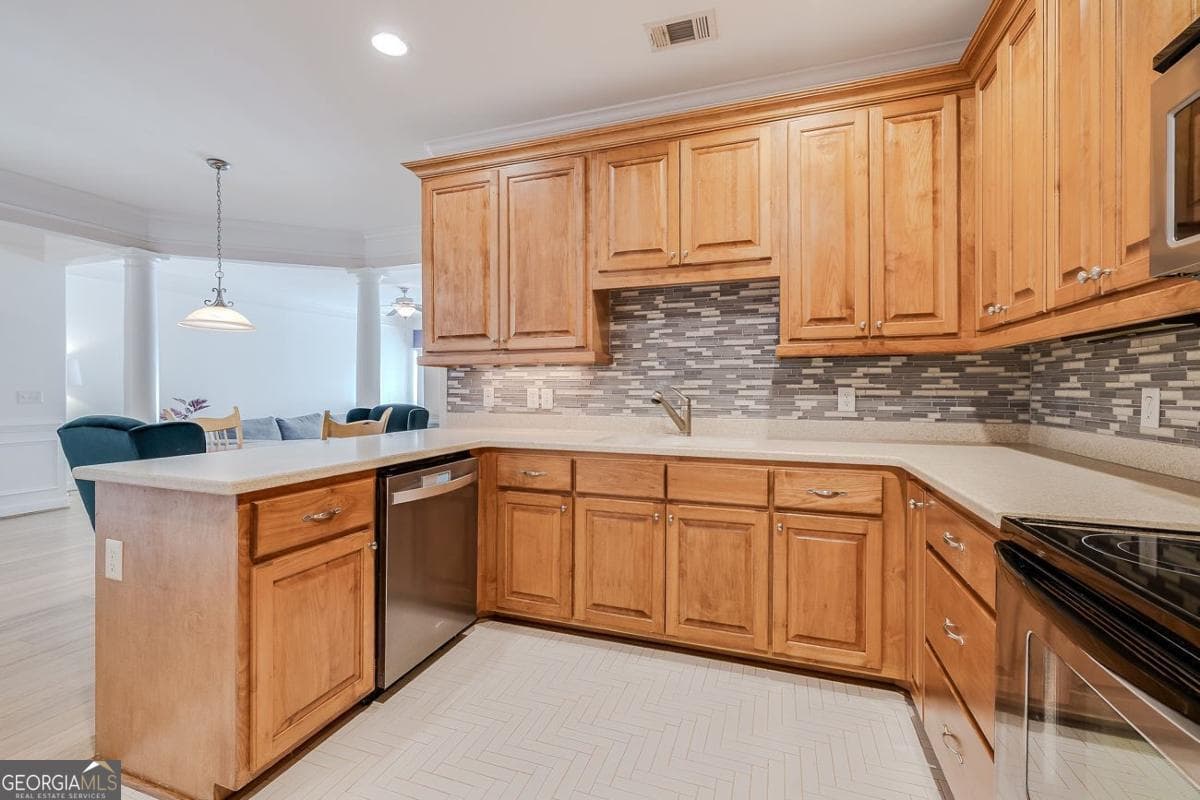 4 bedroom, 2.5 bathroom, 2,991 sq ft single family residence for sale at 22 Wild Heron Villas Road, Savannah, GA 31419 — photo 7