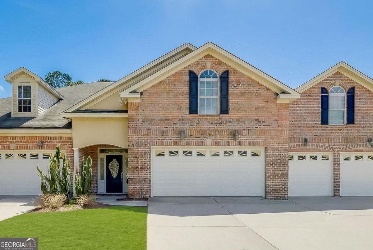 4 bedroom, 2.5 bathroom, 2,991 sq ft single family residence for sale at 22 Wild Heron Villas Road, Savannah, GA 31419 — photo 1 of 35