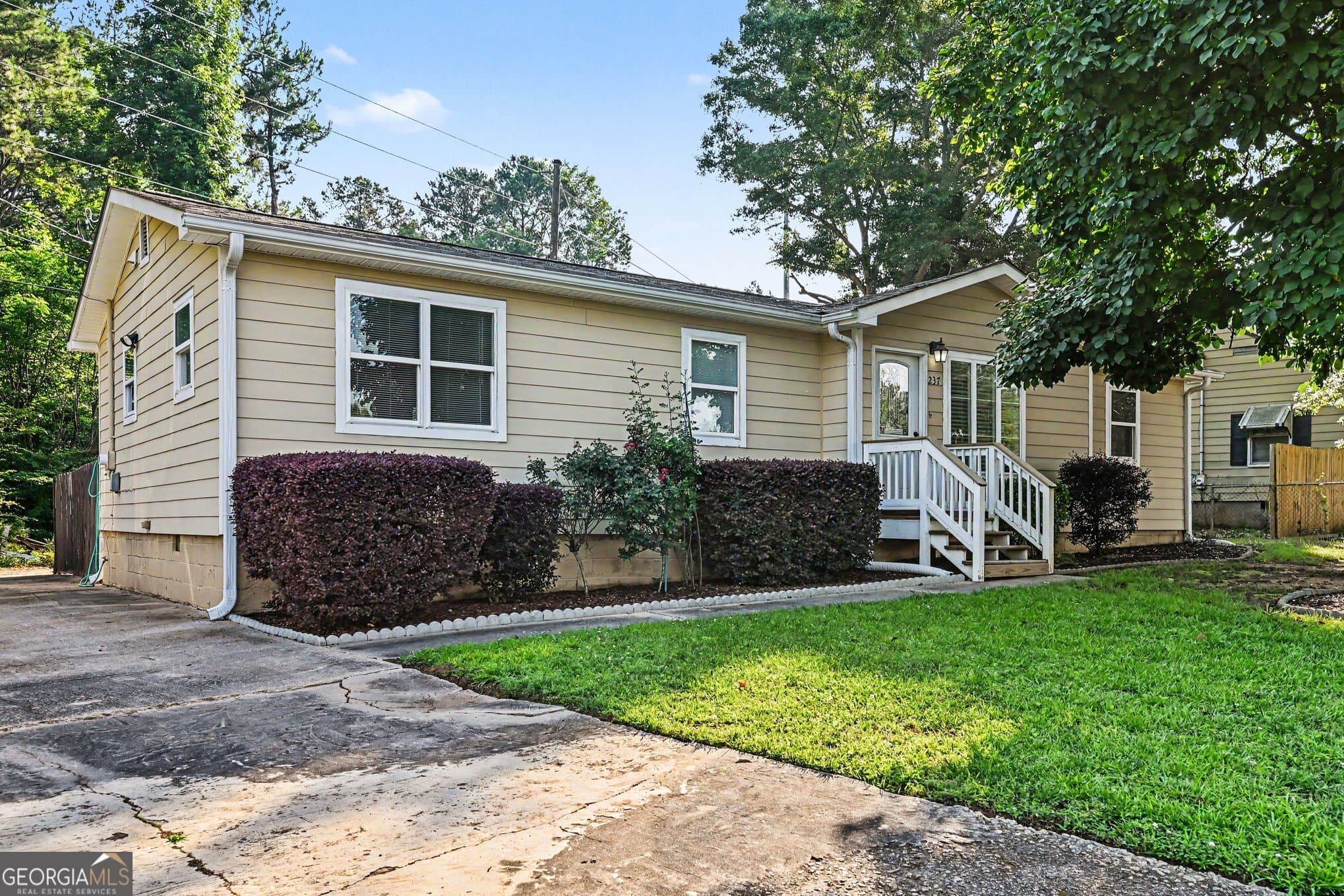3 bedroom, 2 bathroom, 1,305 sq ft single family residence sold at 237 Palmetto Road, Tyrone, GA 30290