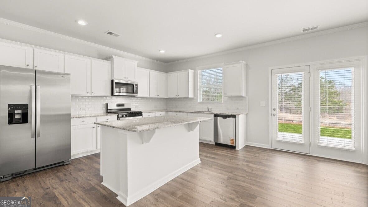 4 bedroom, 2.5 bathroom, 2,804 sq ft single family residence for sale at 88 Thompson Ridge Lane, Dallas, GA 30132 — photo 6