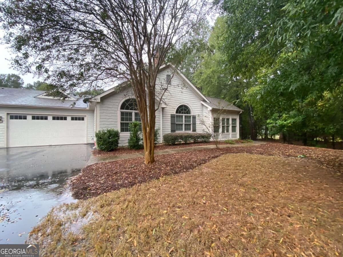 2 bedroom, 2 bathroom townhouse for sale at 142 Edgewood Court, Eatonton, GA 31024 — photo 2