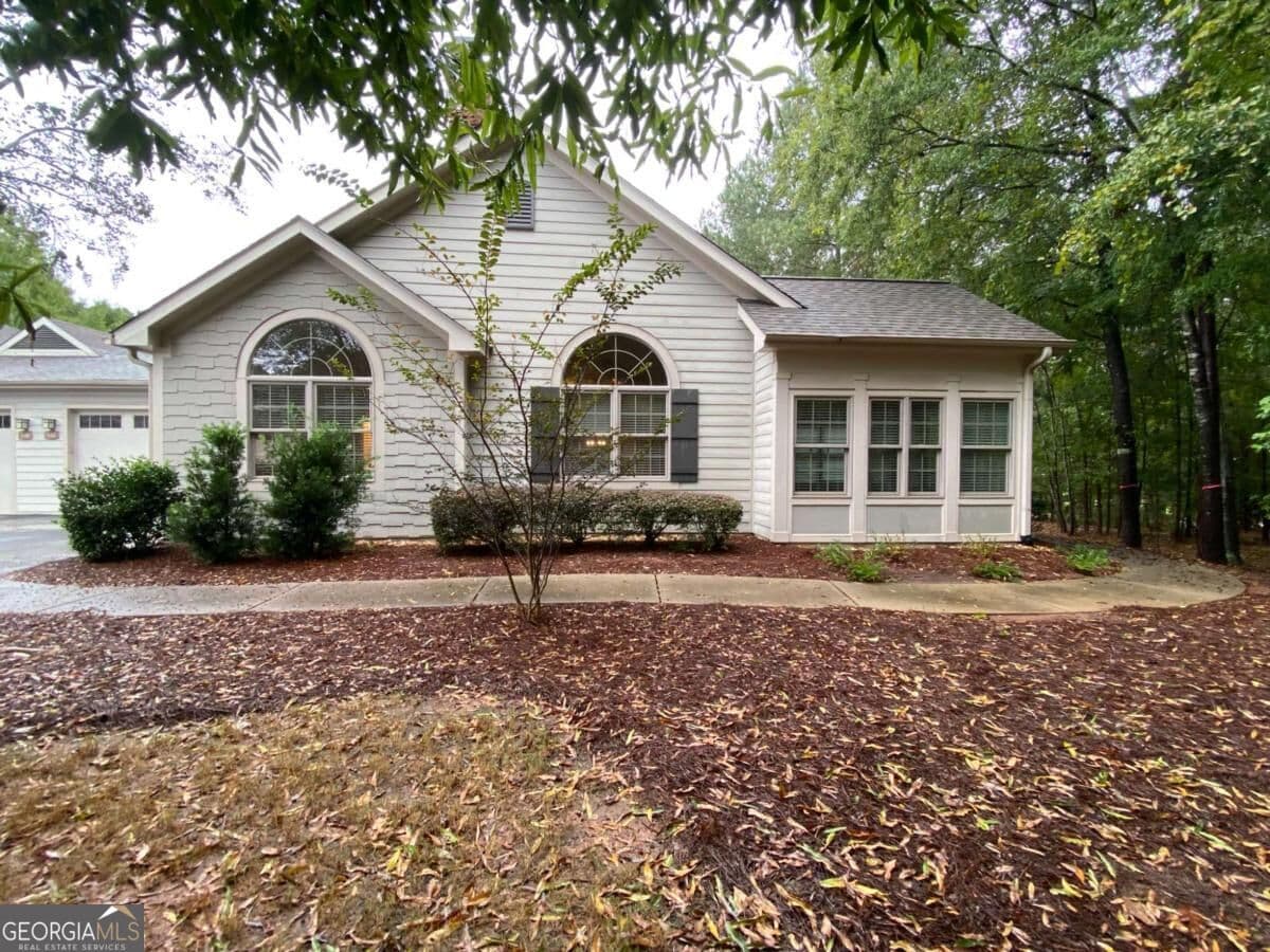 2 bedroom, 2 bathroom townhouse for sale at 142 Edgewood Court, Eatonton, GA 31024