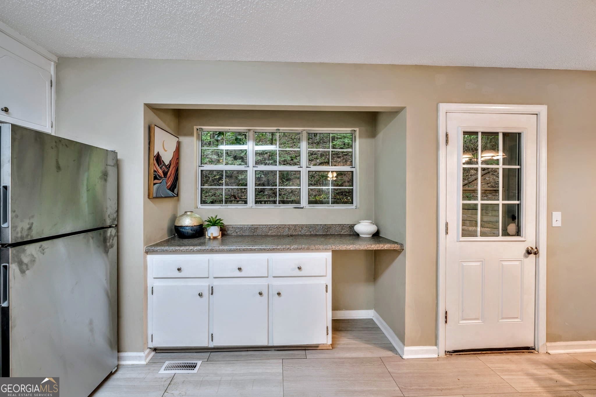 4 bedroom, 2 bathroom, 1,750 sq ft single family residence for rent at 221 Remington Lane, Acworth, GA 30101 for $4,550 a month — photo 6