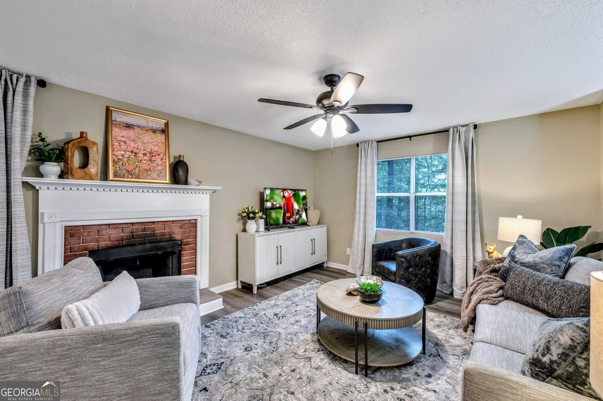 4 bedroom, 2 bathroom, 1,750 sq ft single family residence for rent at 221 Remington Lane, Acworth, GA 30101 for $4,550 a month — photo 1 of 21