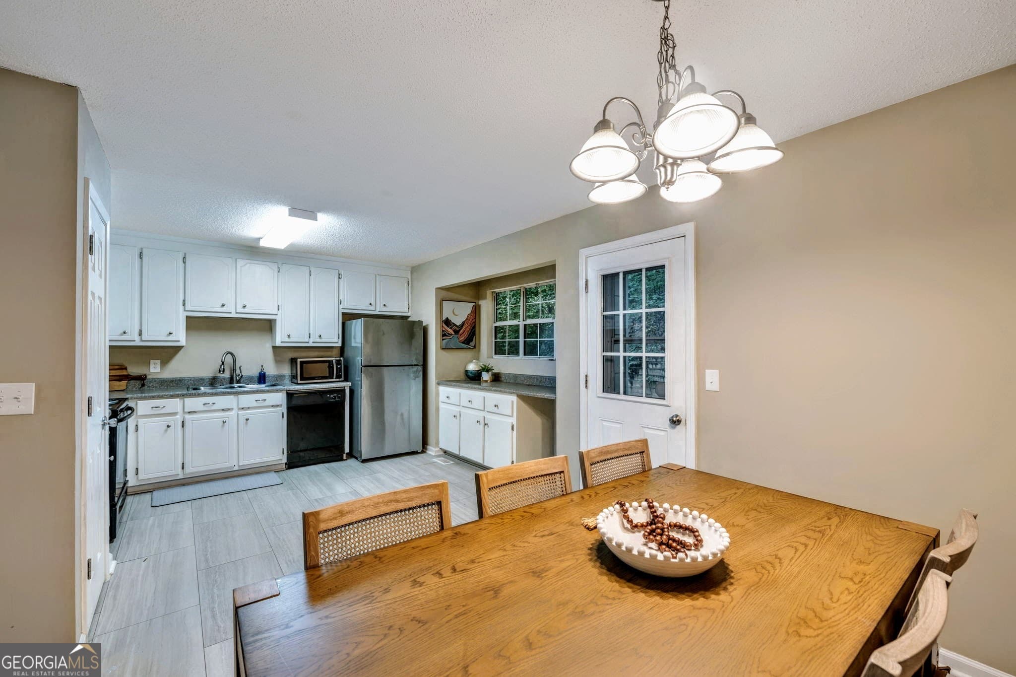 4 bedroom, 2 bathroom, 1,750 sq ft single family residence for rent at 221 Remington Lane, Acworth, GA 30101 for $4,550 a month — photo 4