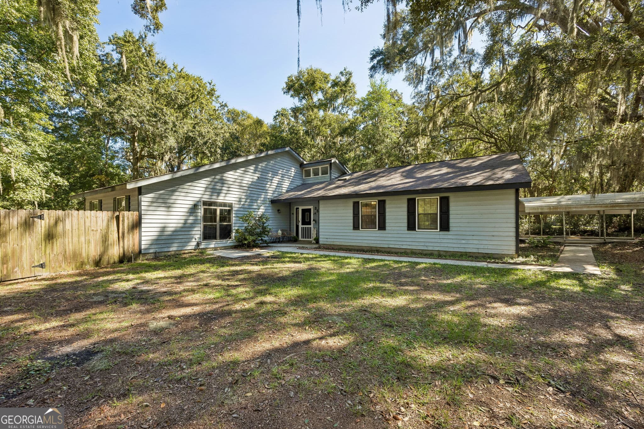 4 bedroom, 2.5 bathroom, 2,131 sq ft single family residence for sale at 35 Live Oak Lane, St. Marys, GA 31558