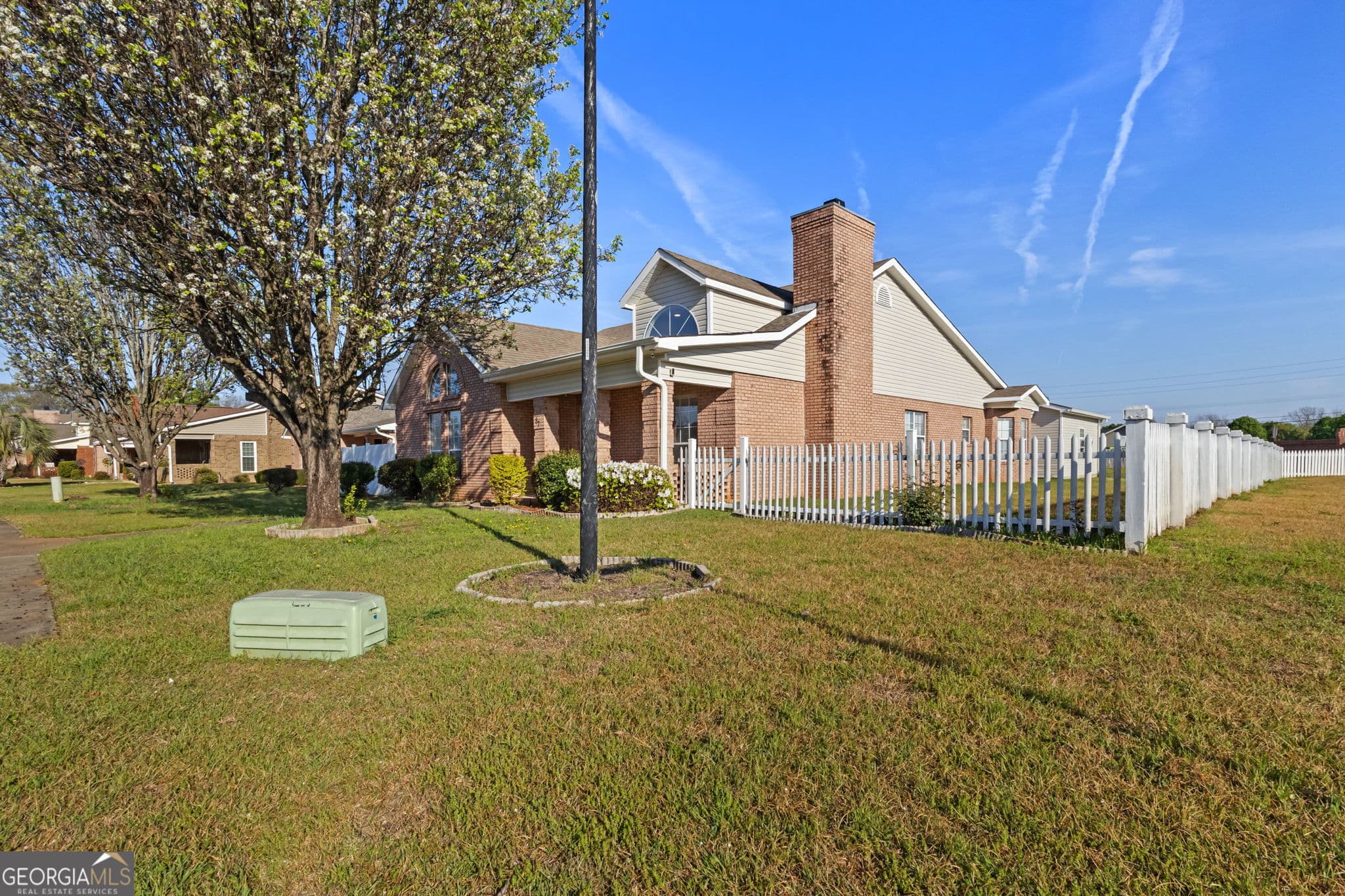3 bedroom, 2 bathroom, 2,543 sq ft single family residence for sale at 87 Park Lane, Warner Robins, GA 31093 — photo 3