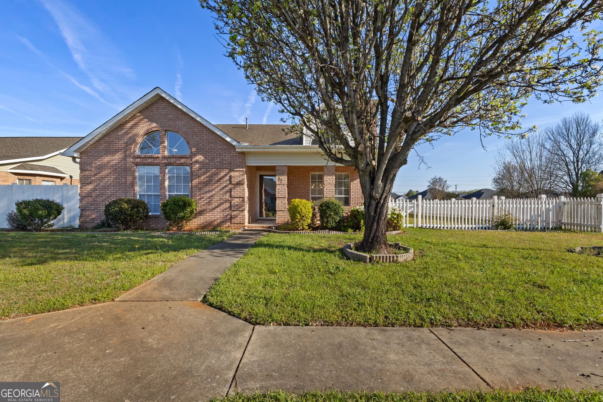 3 bedroom, 2 bathroom, 2,543 sq ft single family residence for sale at 87 Park Lane, Warner Robins, GA 31093 — photo 4