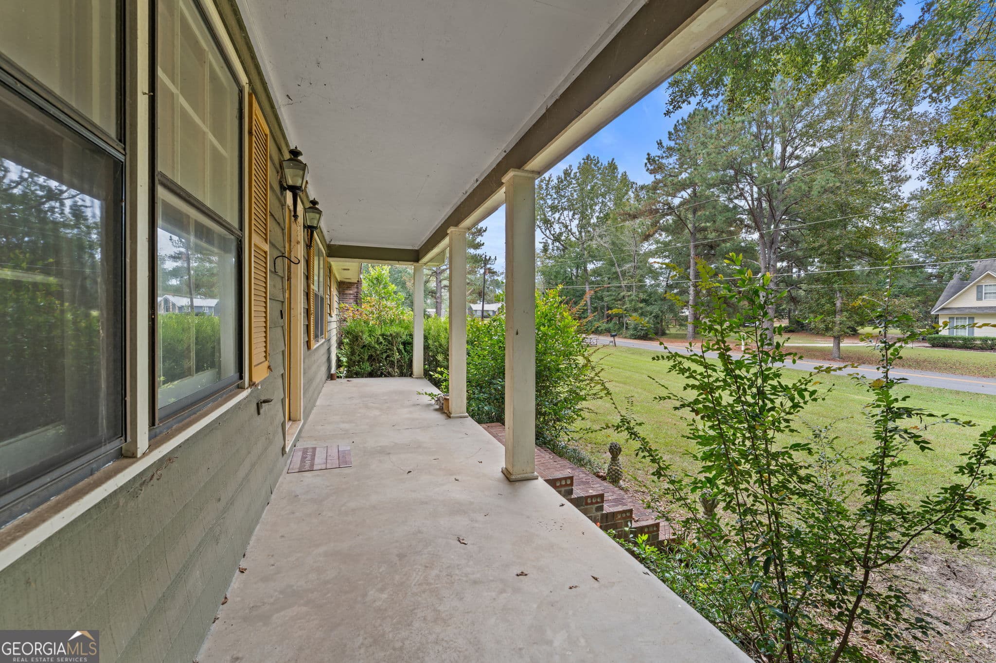 4 bedroom, 3 bathroom, 2,296 sq ft single family residence for sale at 173 Berkley Road, Cochran, GA 31014 — photo 7