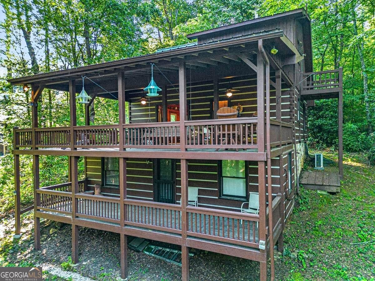 2 bedroom, 3 bathroom, 1,524 sq ft cabin,single family residence for sale at 245 Sunrise Valley Road, Blue Ridge, GA 30513 — photo 3