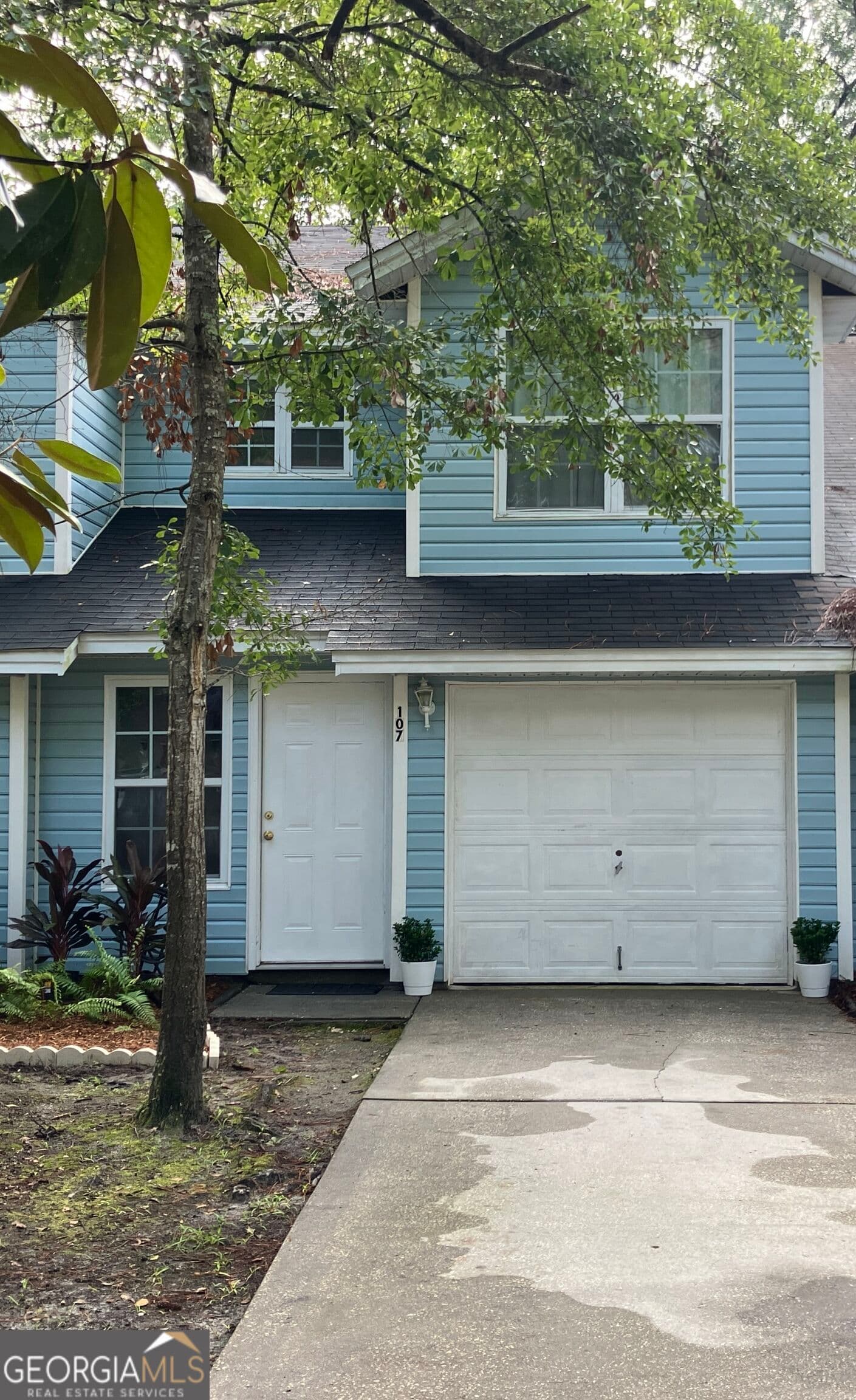 2 bedroom, 2.5 bathroom, 1,453 sq ft townhouse for sale at 107 E Lakemont Drive, Kingsland, GA 31548
