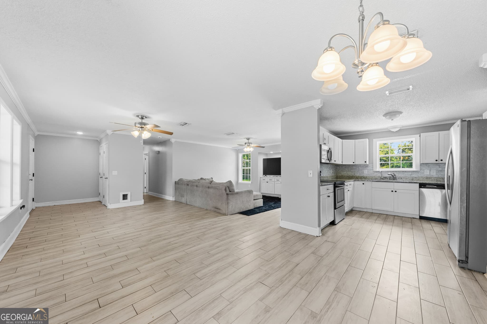 4 bedroom, 2 bathroom, 1,580 sq ft single family residence under contract at 203 Tiffany Circle, St. Marys, GA 31558 — photo 5