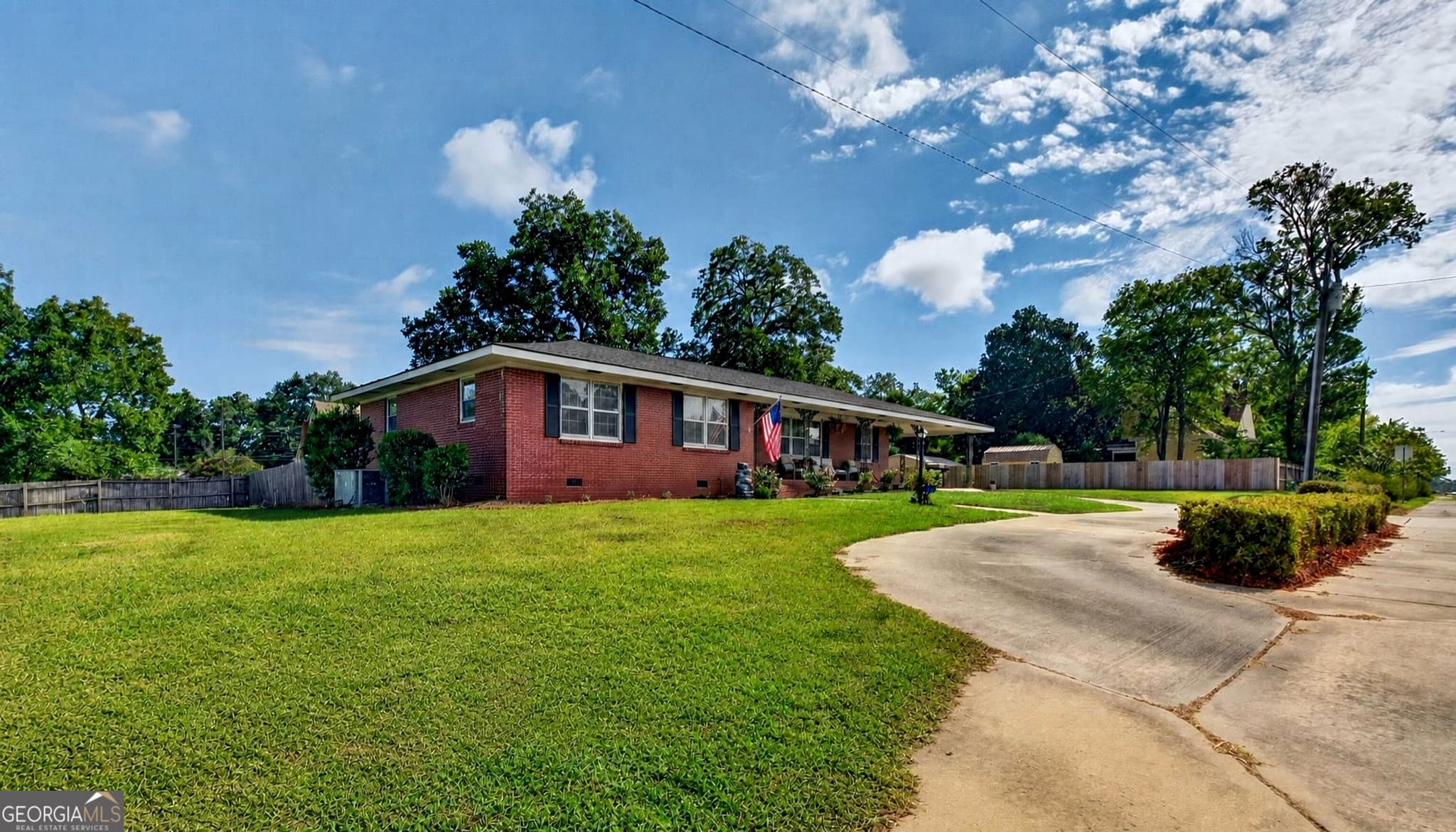 3 bedroom, 2 bathroom, 1,773 sq ft single family residence for sale at 26 W Marion Street, Reynolds, GA 31076 — photo 8
