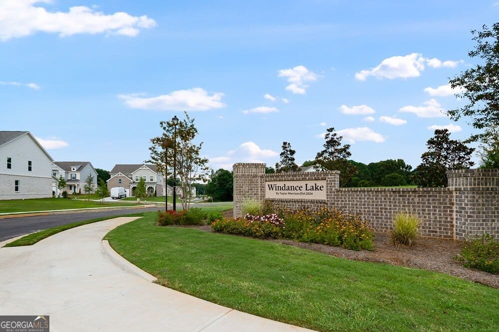 4 bedroom, 3.5 bathroom, 2,779 sq ft single family residence for sale at 1644 Fawlocke Run, Loganville, GA 30052 — photo 2