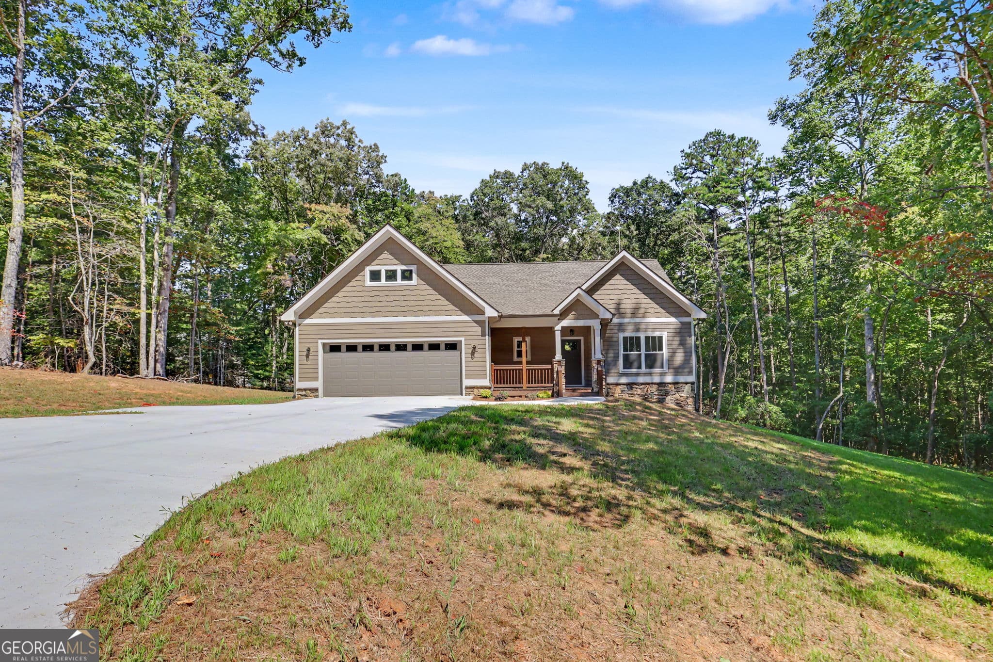 2 bedroom, 2 bathroom, 1,443 sq ft single family residence for sale at 329 Hawks Nest Drive, Blairsville, GA 30512 — photo 1 of 52