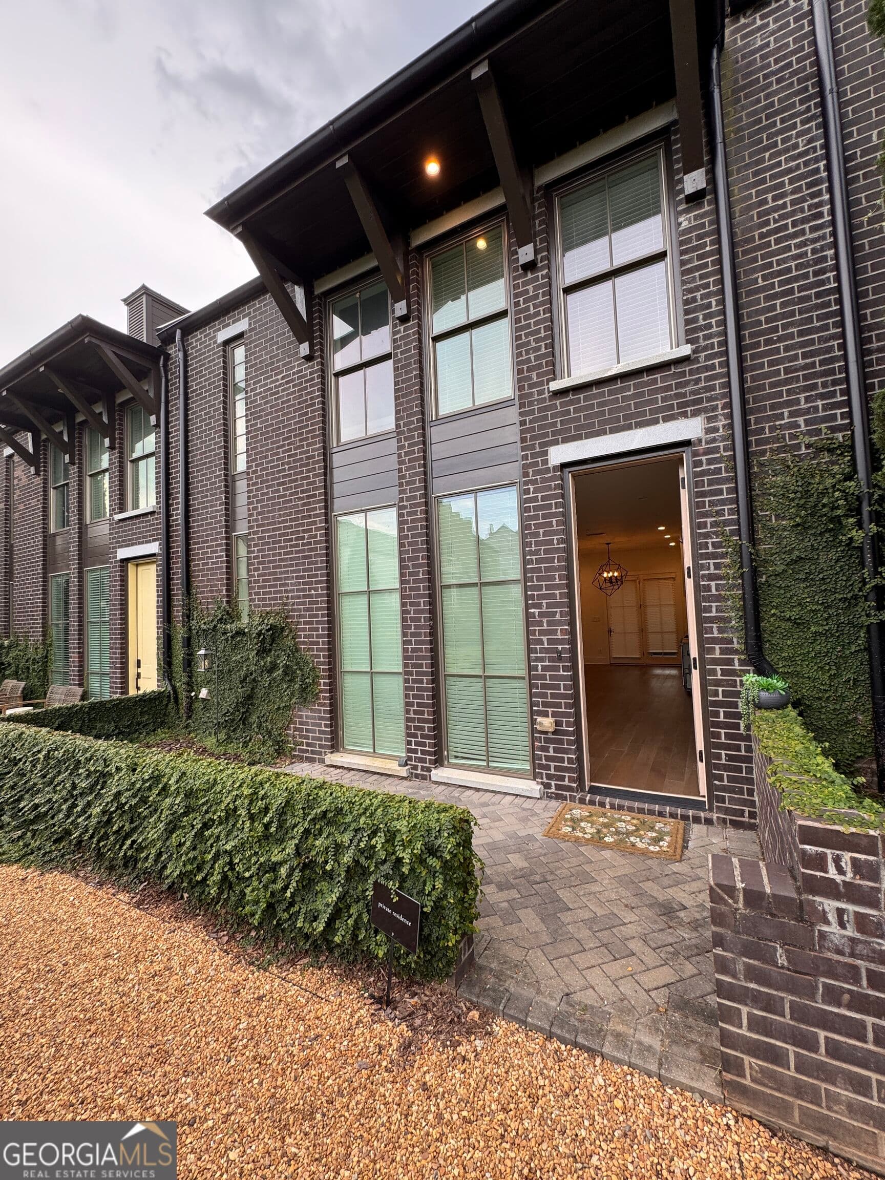 4 bedroom, 2.5 bathroom, 1,728 sq ft townhouse for rent at 150 Glasgow Lane, Fayetteville, GA 30214 for $3,950 a month — photo 2