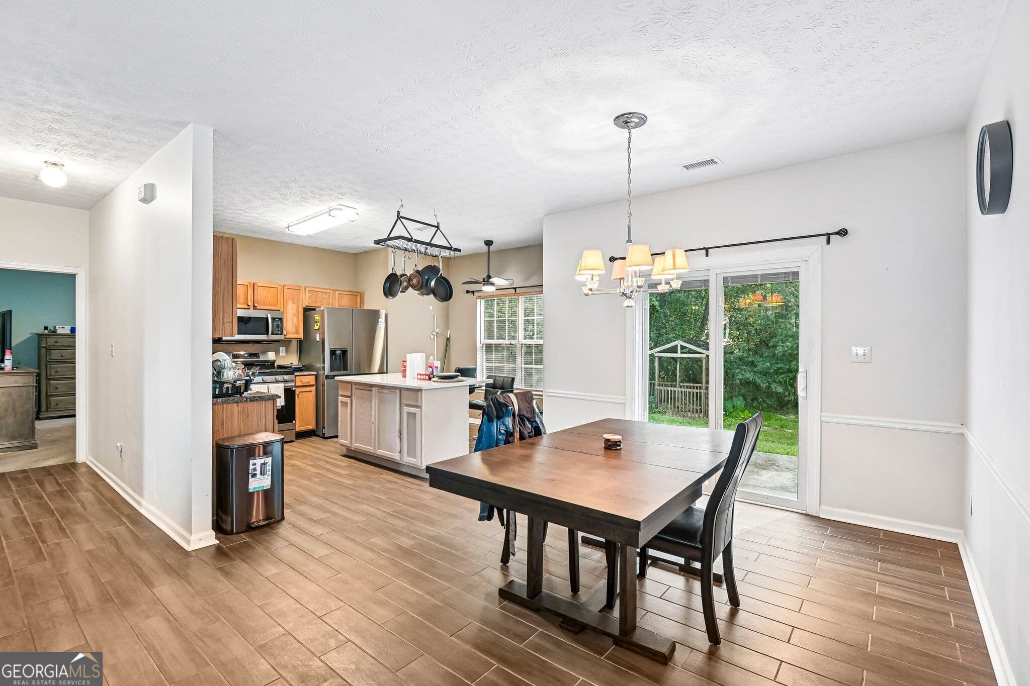 3 bedroom, 2.5 bathroom, 2,062 sq ft single family residence for sale at 1117 W Shore Drive, Riverdale, GA 30296 — photo 5