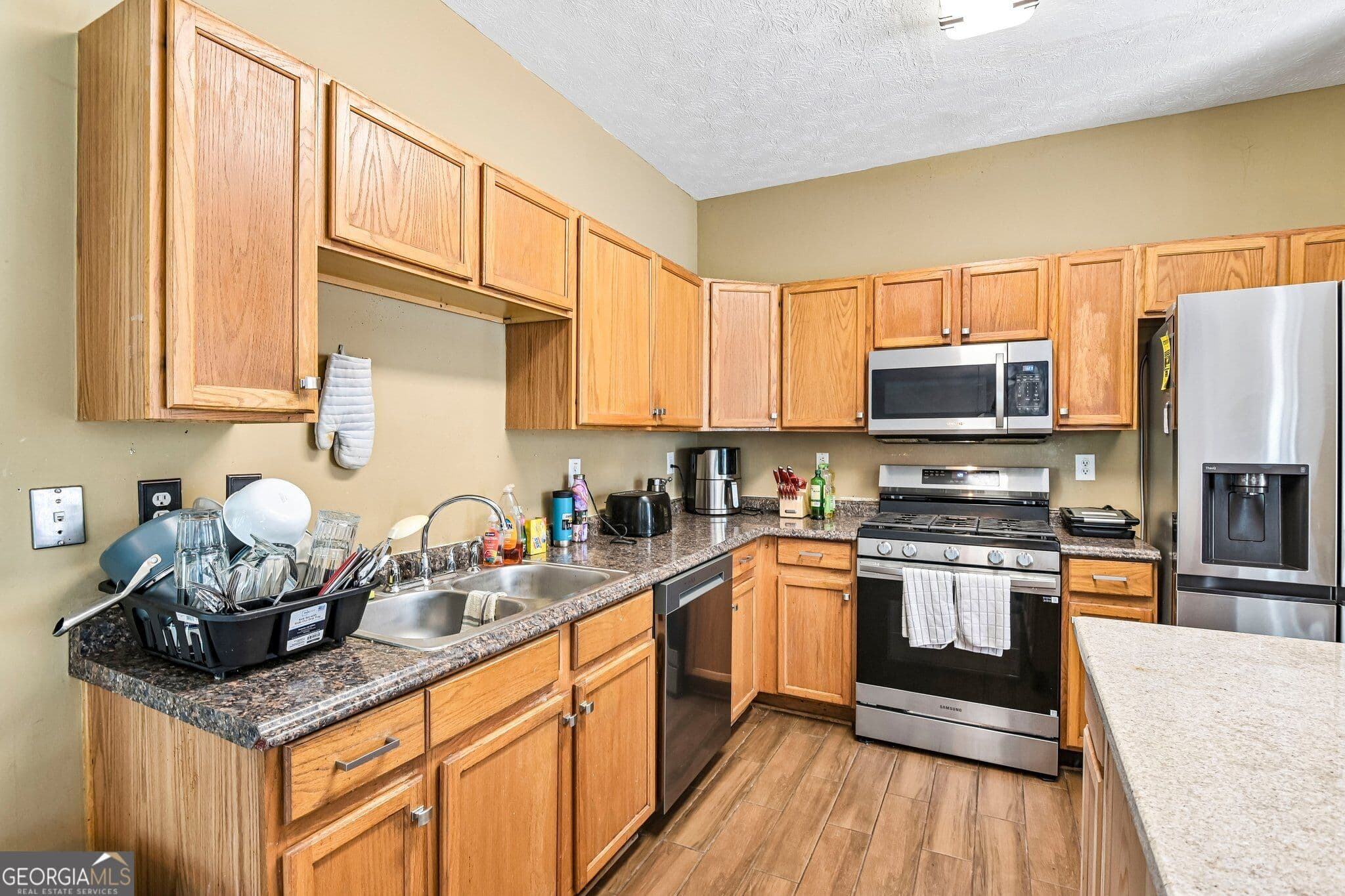 3 bedroom, 2.5 bathroom, 2,062 sq ft single family residence for sale at 1117 W Shore Drive, Riverdale, GA 30296 — photo 8