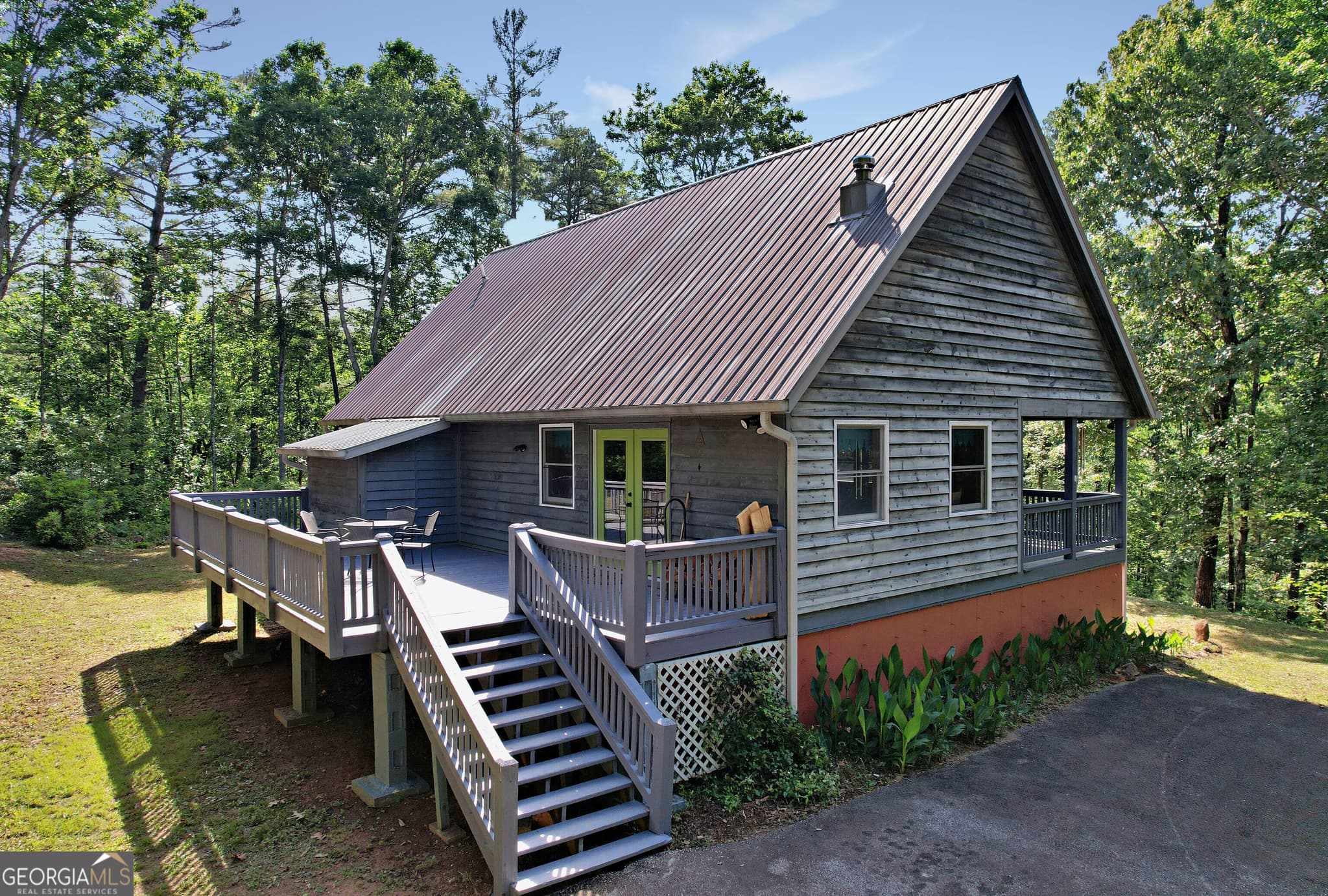 3 bedroom, 2 bathroom, 1,188 sq ft cabin,single family residence for sale at 10475 Warwoman Road, Clayton, GA 30525 — photo 3