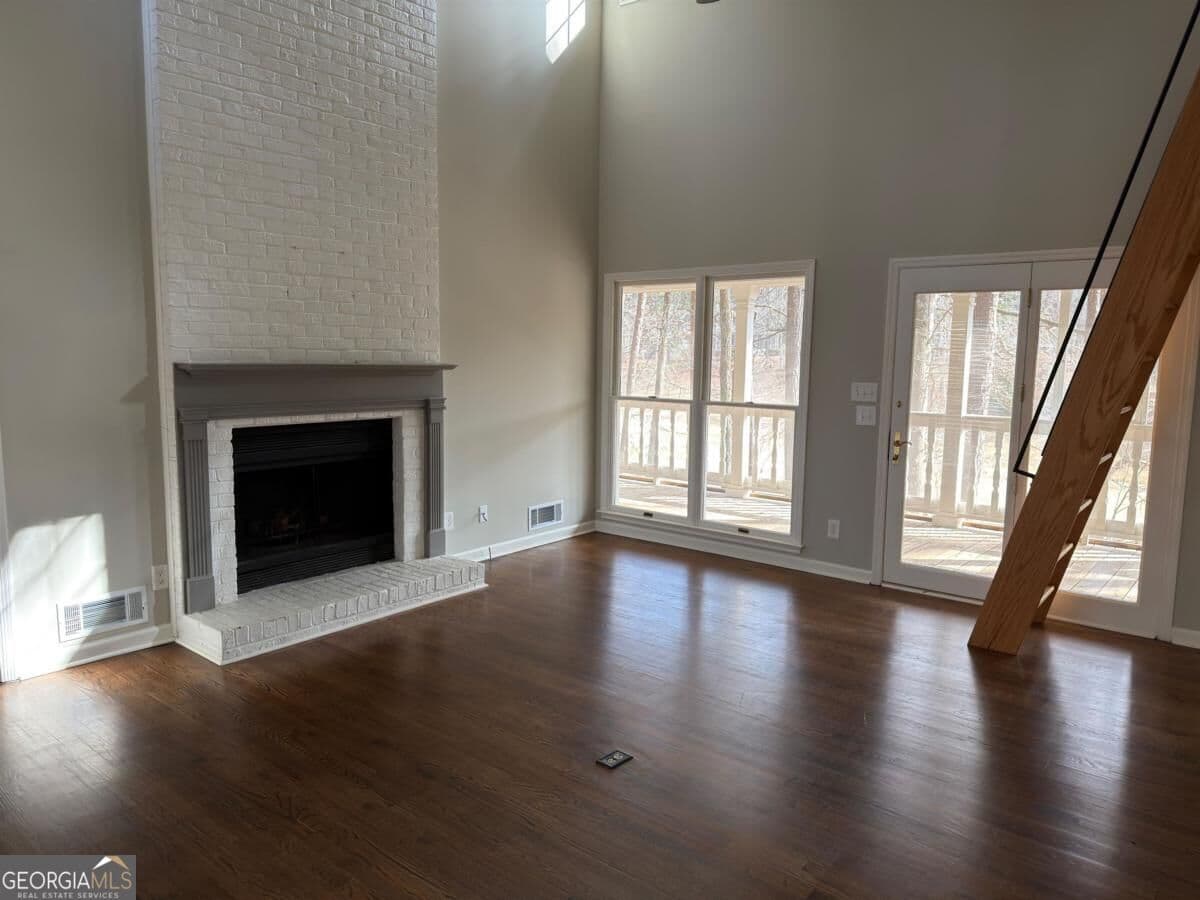 3 bedroom, 3 bathroom, 1,705 sq ft townhouse for sale at 1030 Cupp Lane, Greensboro, GA 30642 — photo 3