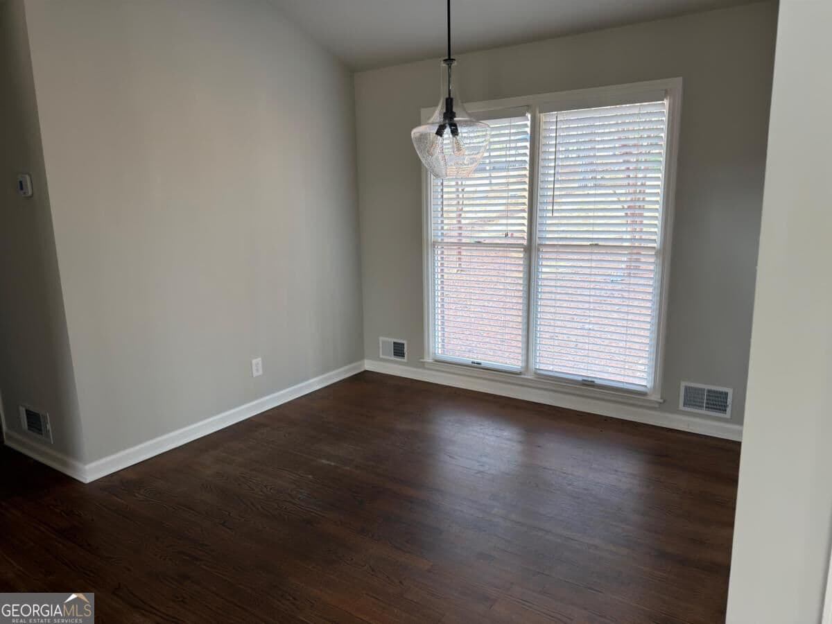 3 bedroom, 3 bathroom, 1,705 sq ft townhouse for sale at 1030 Cupp Lane, Greensboro, GA 30642 — photo 5