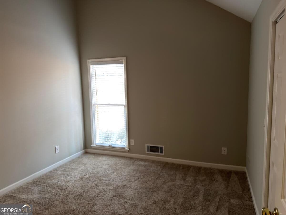 3 bedroom, 3 bathroom, 1,705 sq ft townhouse for sale at 1030 Cupp Lane, Greensboro, GA 30642 — photo 10
