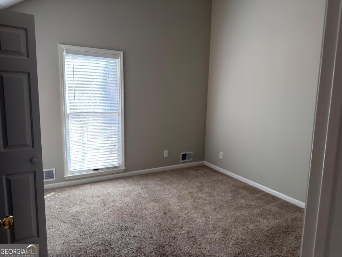 3 bedroom, 3 bathroom, 1,705 sq ft townhouse for sale at 1030 Cupp Lane, Greensboro, GA 30642 — photo 8