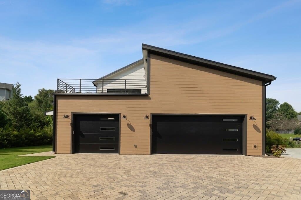 6 bedroom, 5 bathroom, 4,651 sq ft single family residence for sale at 2650 Roswell Road, Marietta, GA 30062 — photo 6