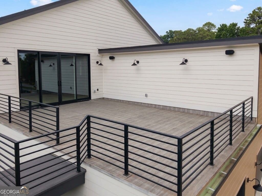 6 bedroom, 5 bathroom, 4,651 sq ft single family residence for sale at 2650 Roswell Road, Marietta, GA 30062 — photo 10