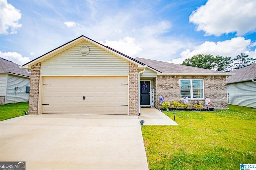 3 bedroom, 2 bathroom, 1,480 sq ft single family residence for sale at 94 Skyline Loop, Oxford, AL 36203