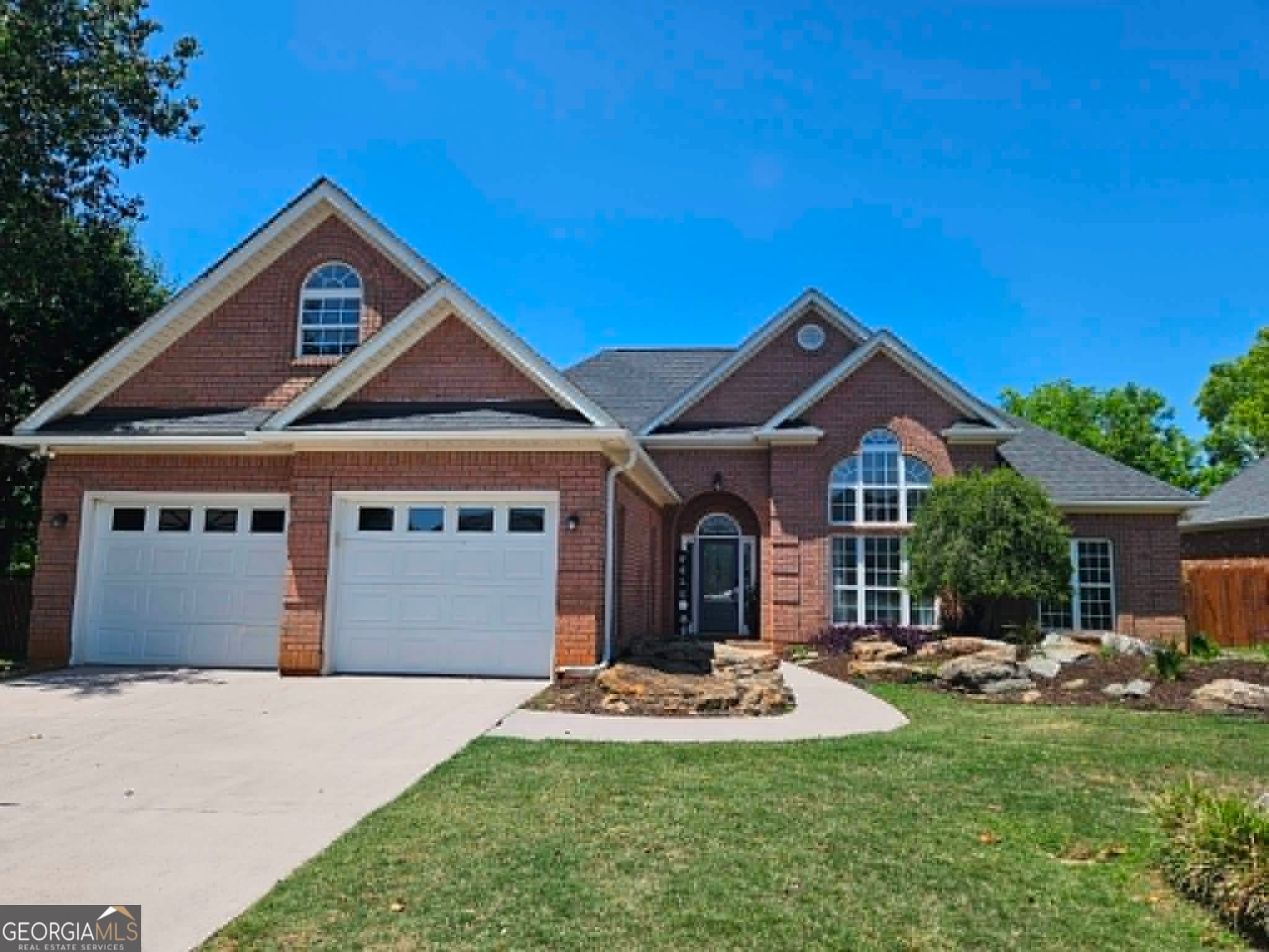 4 bedroom, 2 bathroom, 2,183 sq ft single family residence sold at 214 Tivoli Park Road, Centerville, GA 31028
